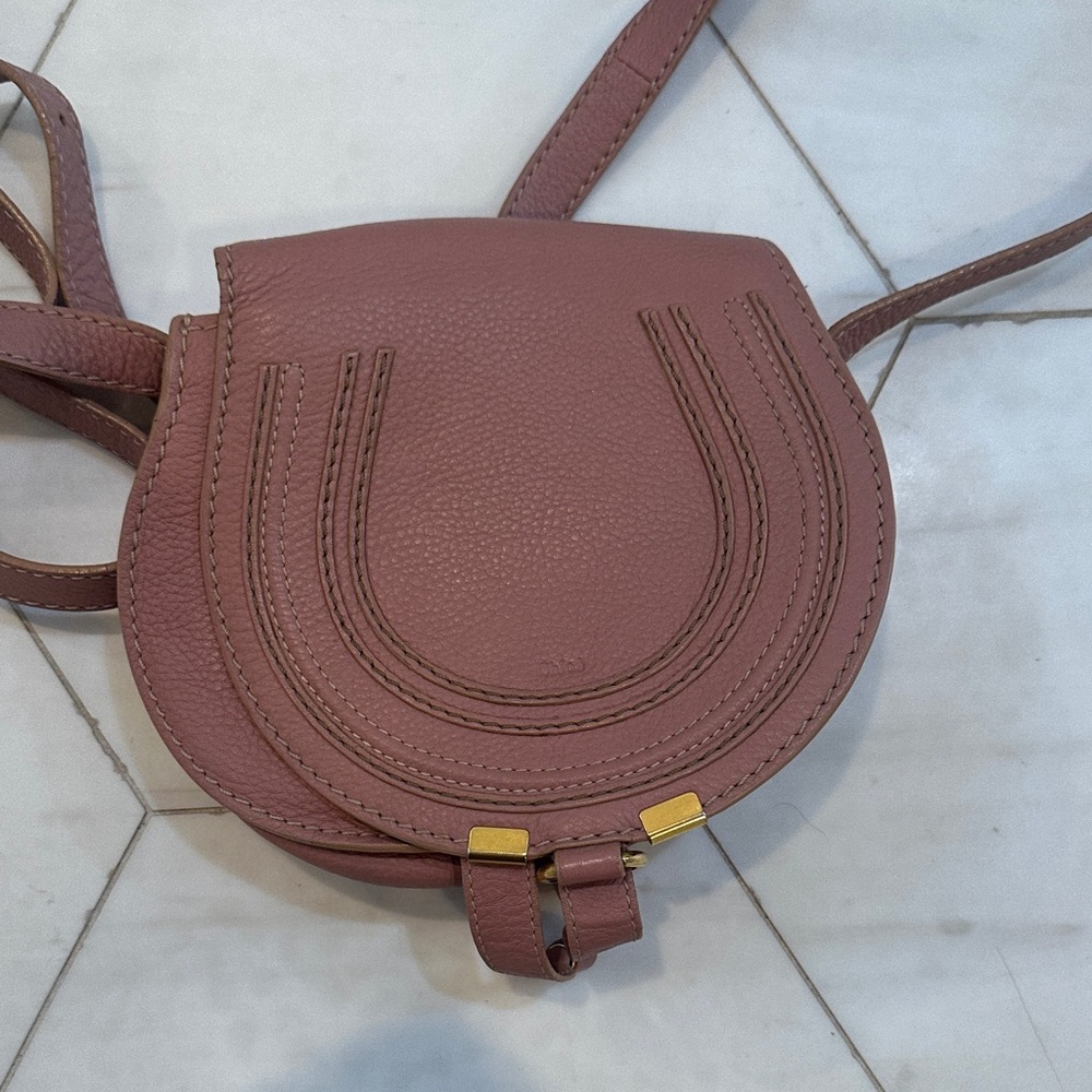 Chic Pink Leather Crossbody Bag